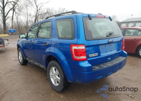 2012 Ford Escape Xls z USA, uszkodzony, nr VIN 1FMCU0C79CKB64765